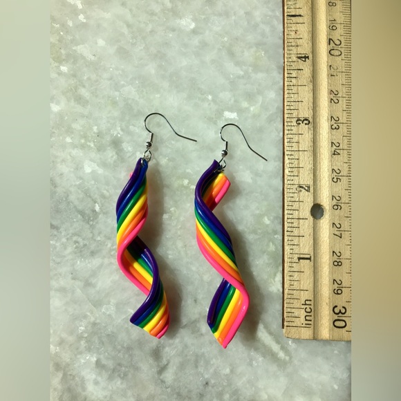 🌈 Rainbow Twist Handcrafted Earrings 💖 - Picture 9 of 15